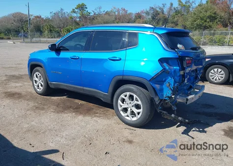 2024 Jeep Compass Latitude 4X4 из США, поврежденный, VIN 3C4NJDBNXRT105227